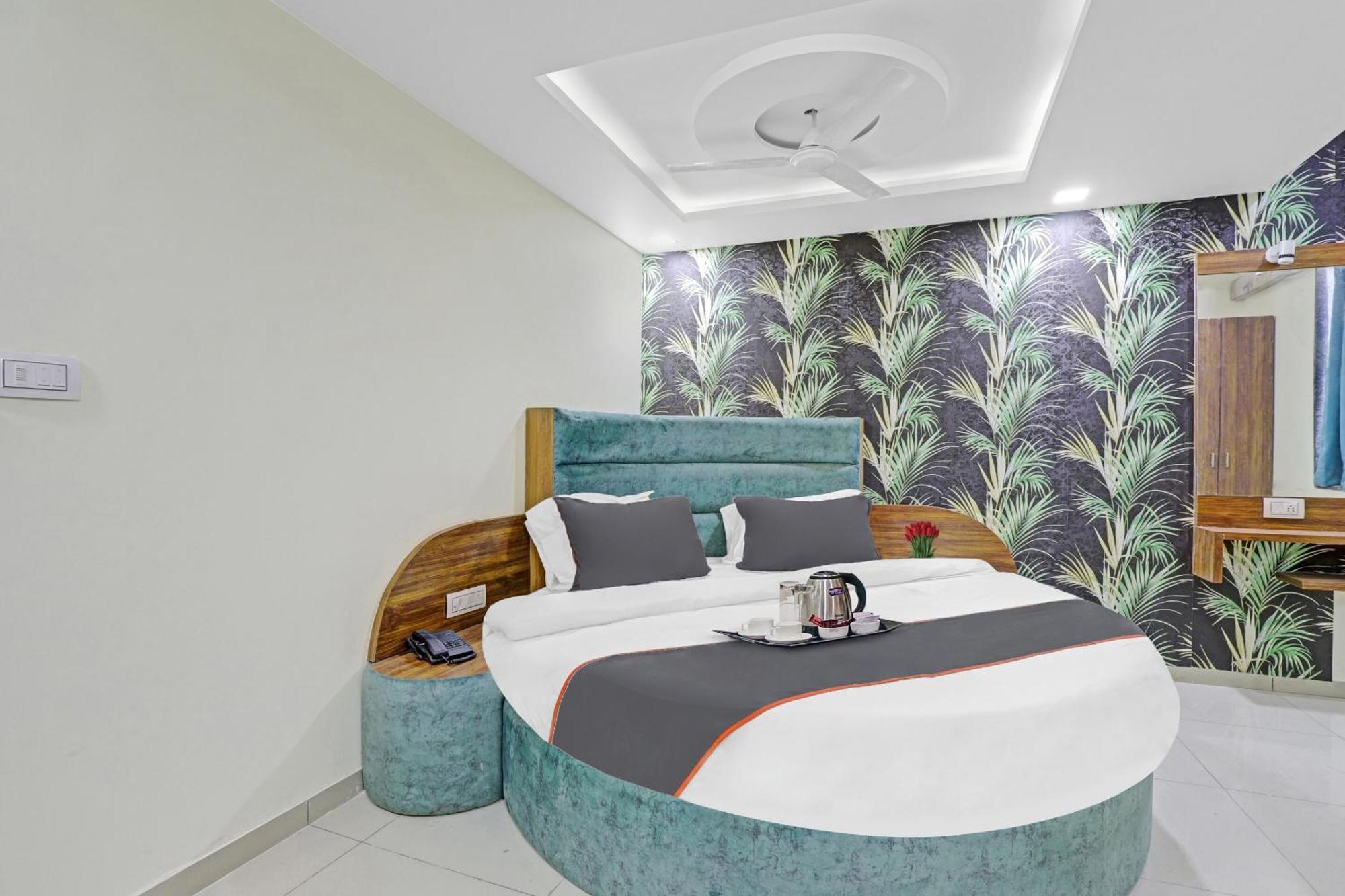 Hotel O Hill View Вадодара Екстериор снимка
