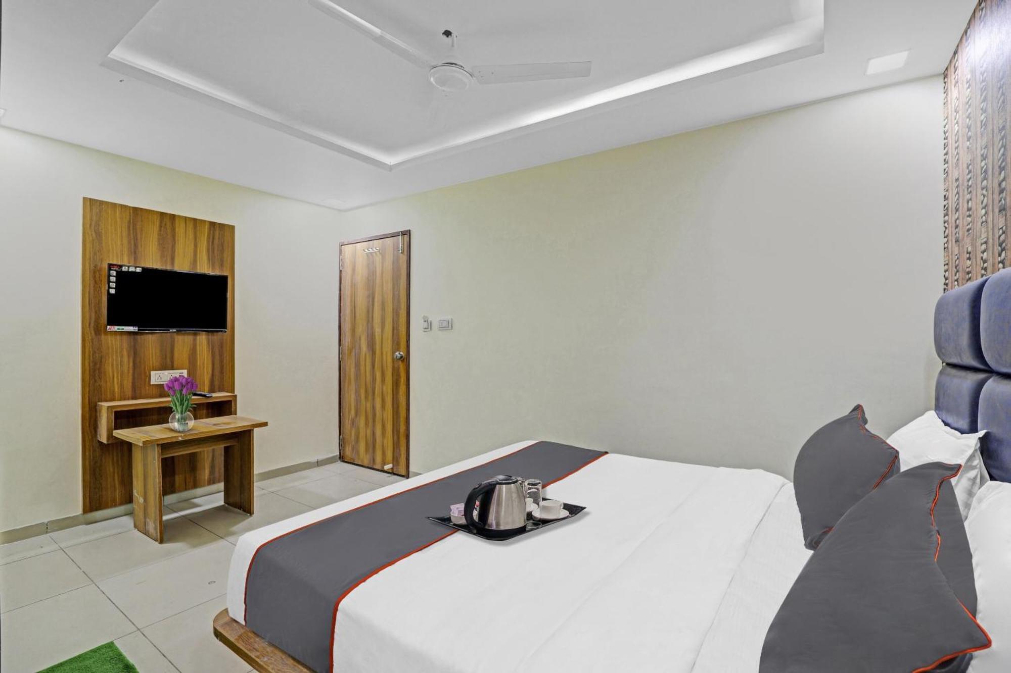 Hotel O Hill View Вадодара Екстериор снимка