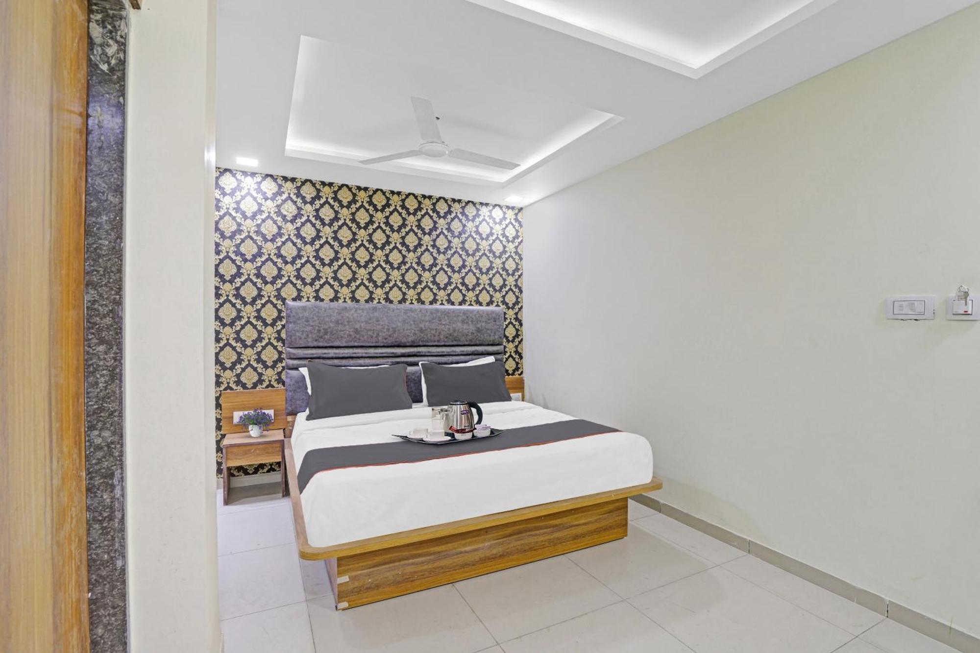 Hotel O Hill View Вадодара Екстериор снимка