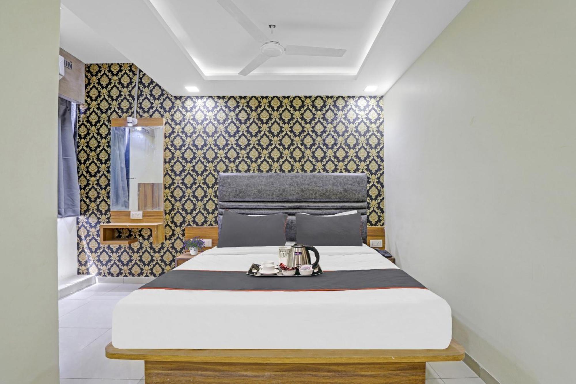 Hotel O Hill View Вадодара Екстериор снимка
