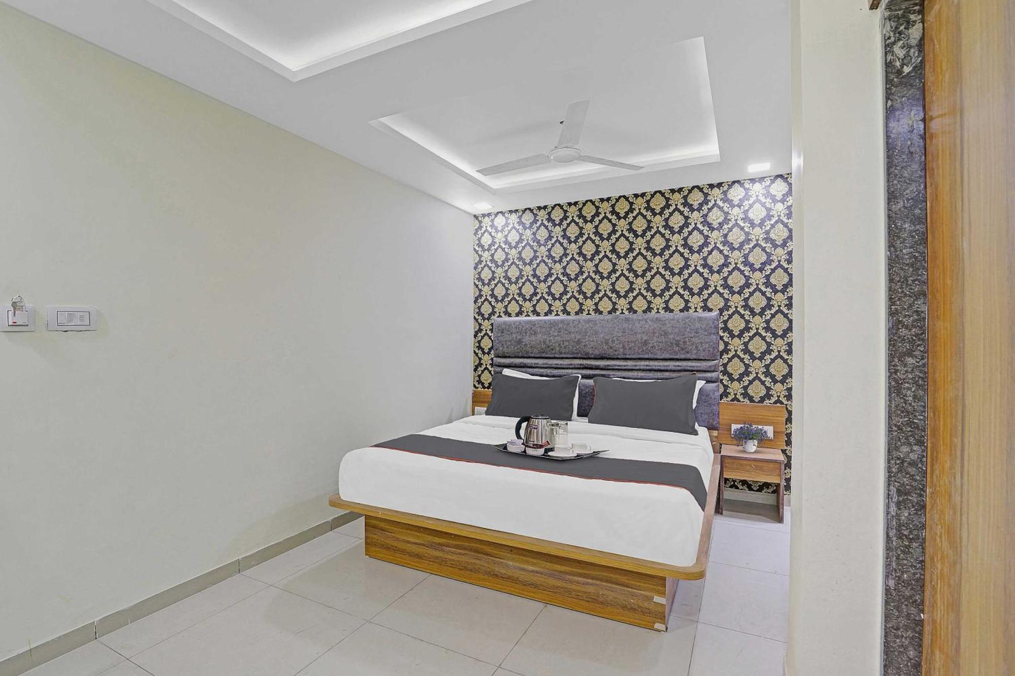 Hotel O Hill View Вадодара Екстериор снимка