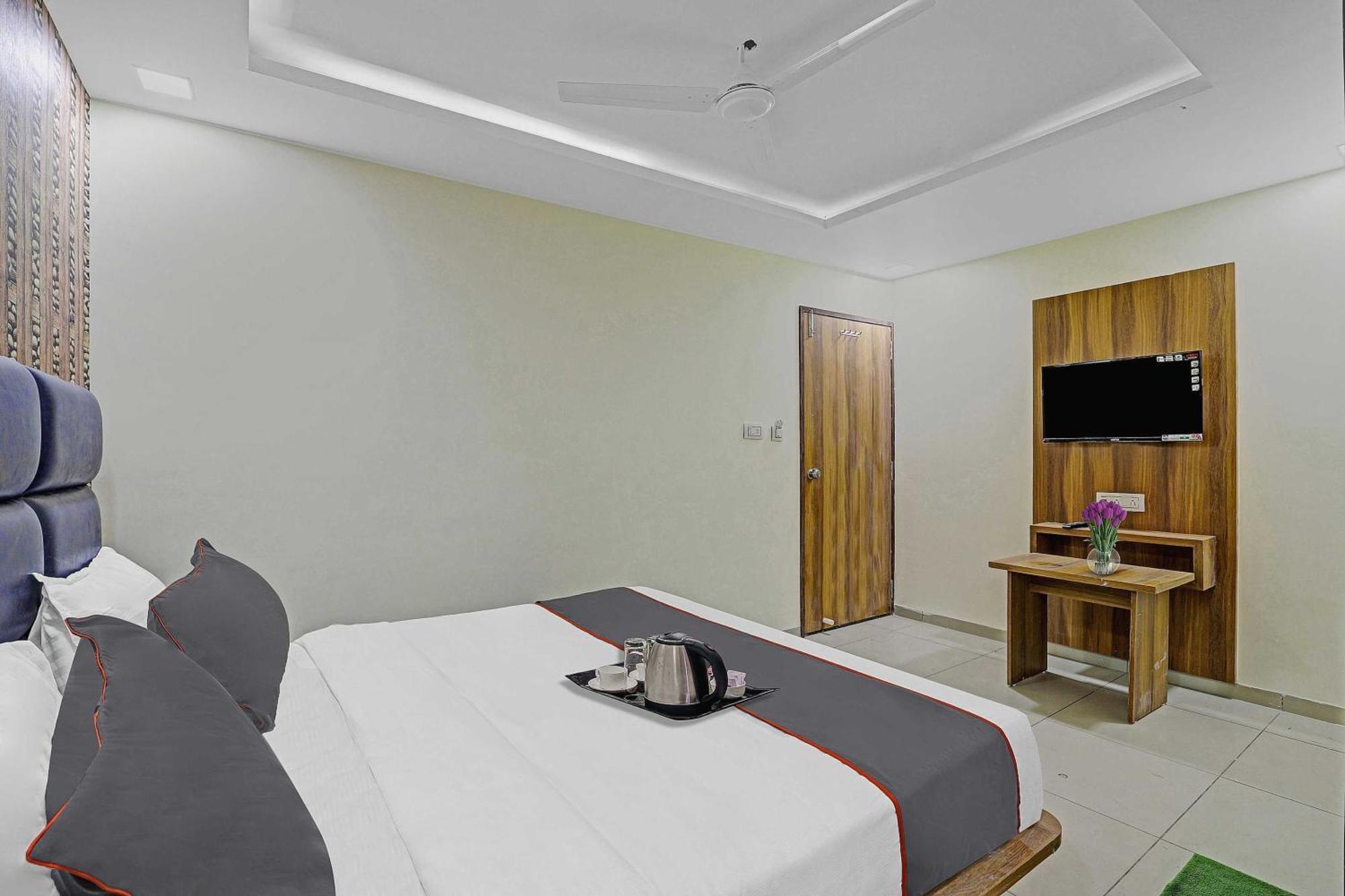 Hotel O Hill View Вадодара Екстериор снимка